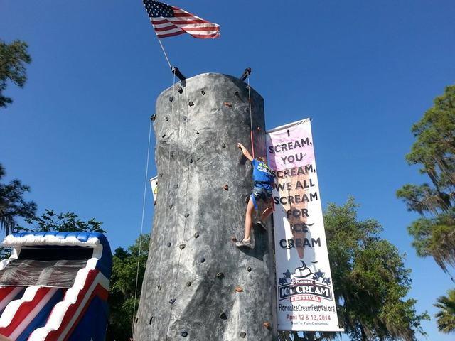 24ft 3-Climber Rockwall 24ft 3-Climber Rockwall